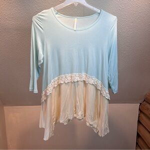 NWOT PASTELS Aqua & Cream Pull-On Top w/¾” Sleeves. Size Large. Lace at Waist